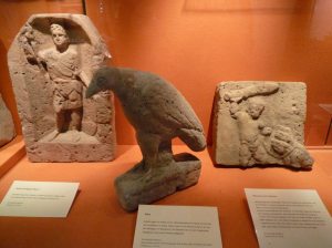 Vögel spielten eine wichtige Rolle als Boten der Götter (Museum Saalburg)